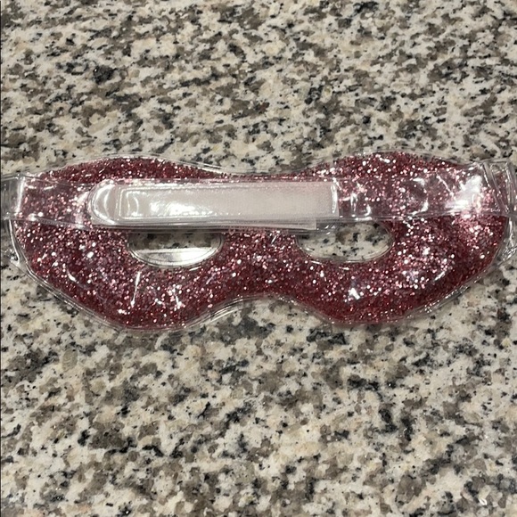 Pink Glitter Gel Eye Mask - Picture 5 of 6